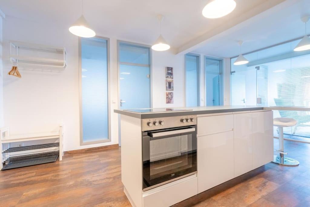 Zentral Gelegenes Premium-Apartment Mit Viel Tageslicht 함브루크 외부 사진